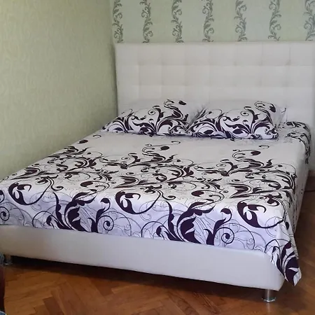 16 Вулиця Володимиро-Либідська Apartamento Kiev